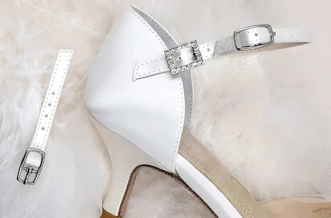 The Essential Guide to Ankle Straps: Style, Comfort, and Functionality