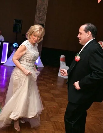 David & Nancy in Deco dyed, Astoria rose gold brooch