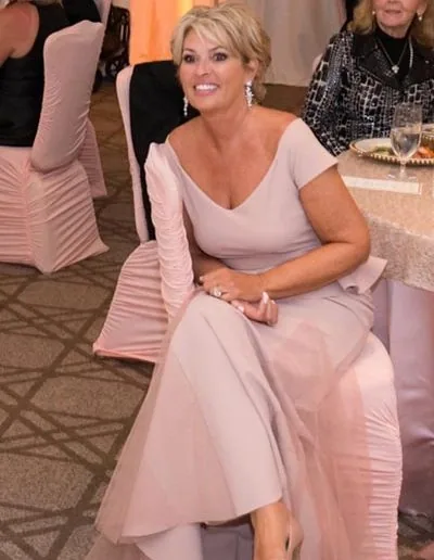 Liza in custom made-to-order pump, dyed